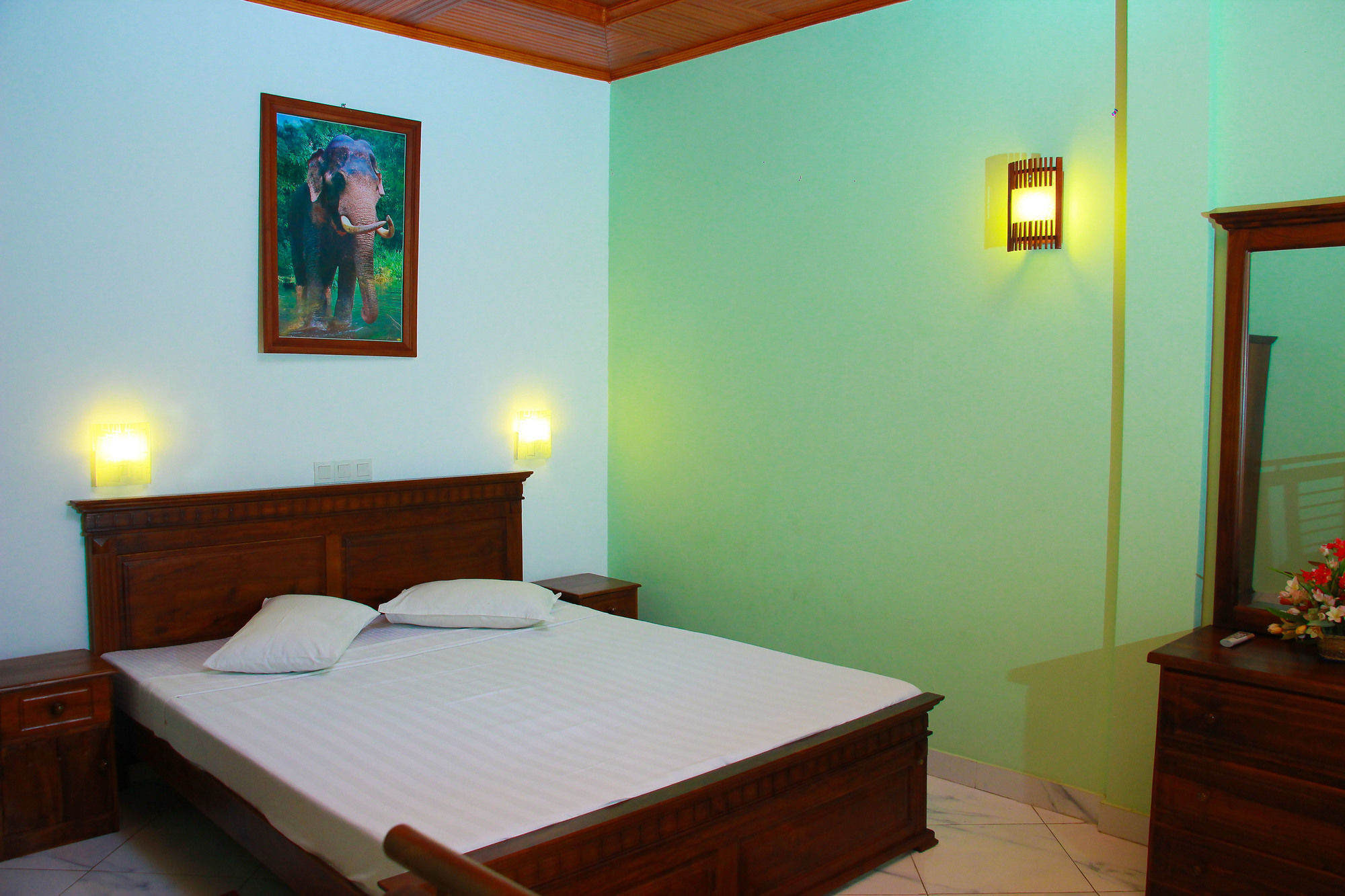 Lagoon Garden Hotel بيروفالا المظهر الخارجي الصورة