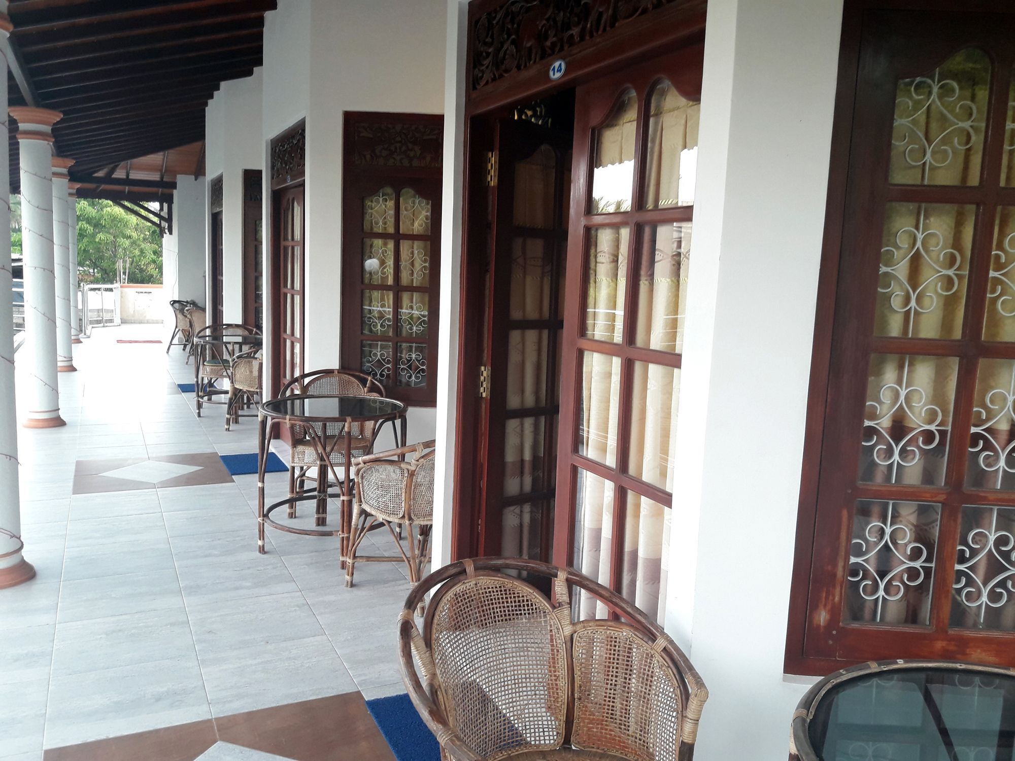 Lagoon Garden Hotel بيروفالا المظهر الخارجي الصورة