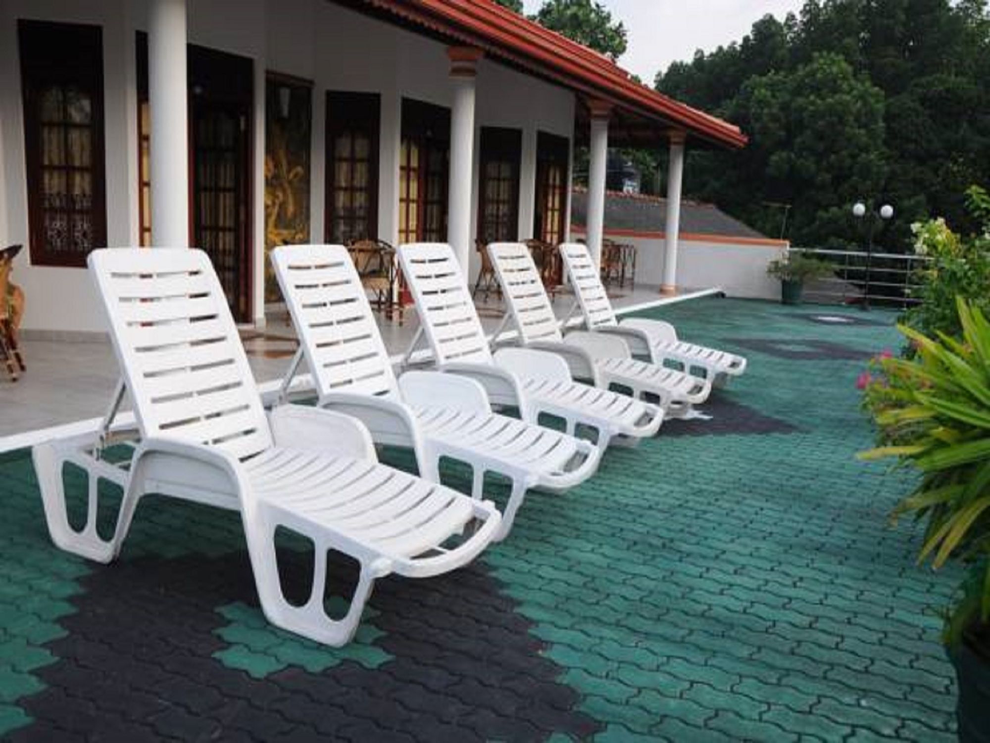 Lagoon Garden Hotel بيروفالا المظهر الخارجي الصورة