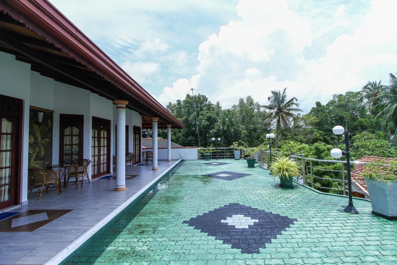 Lagoon Garden Hotel بيروفالا المظهر الخارجي الصورة