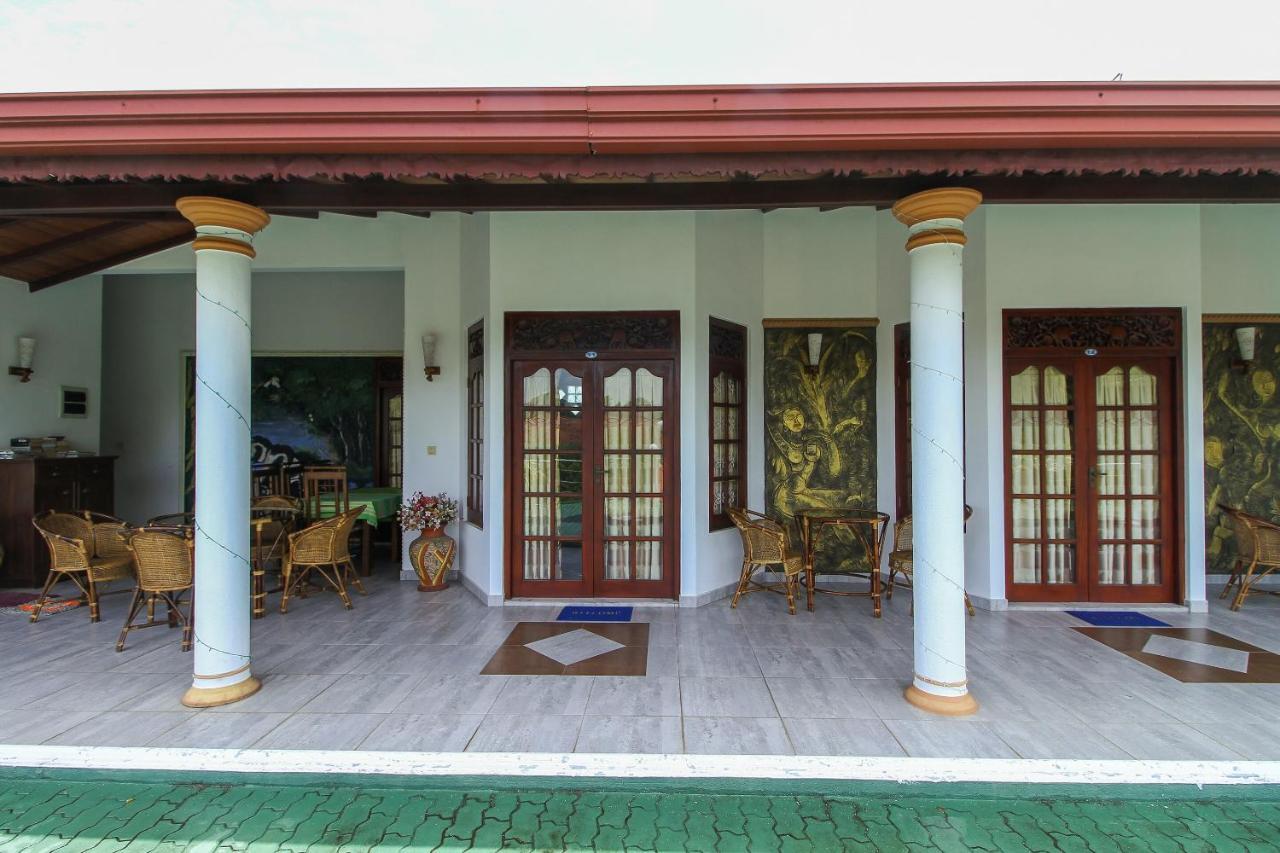 Lagoon Garden Hotel بيروفالا المظهر الخارجي الصورة